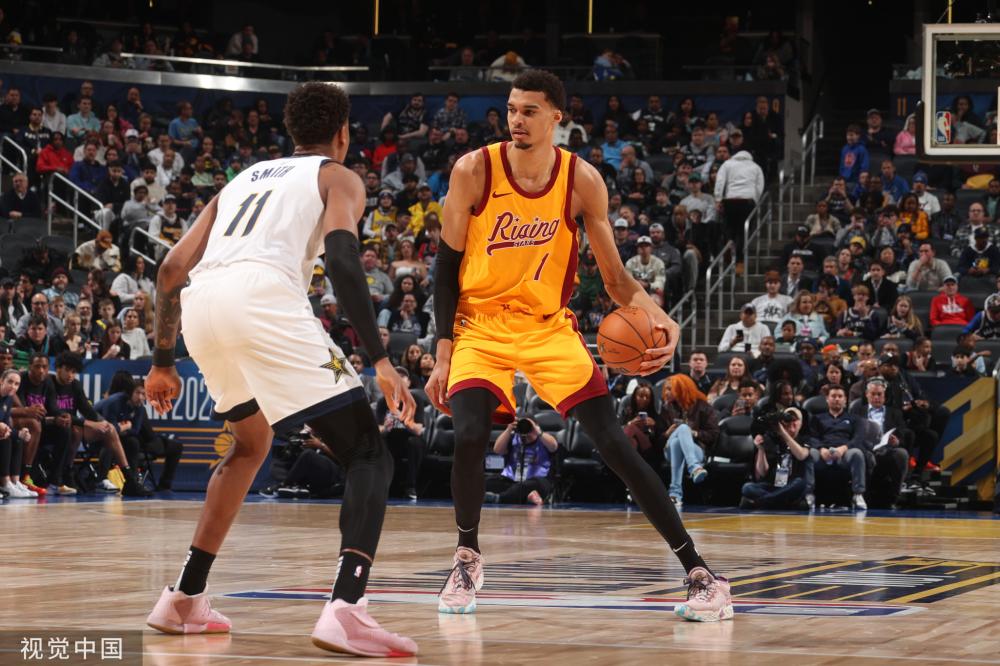 映出现代足 映出现代足